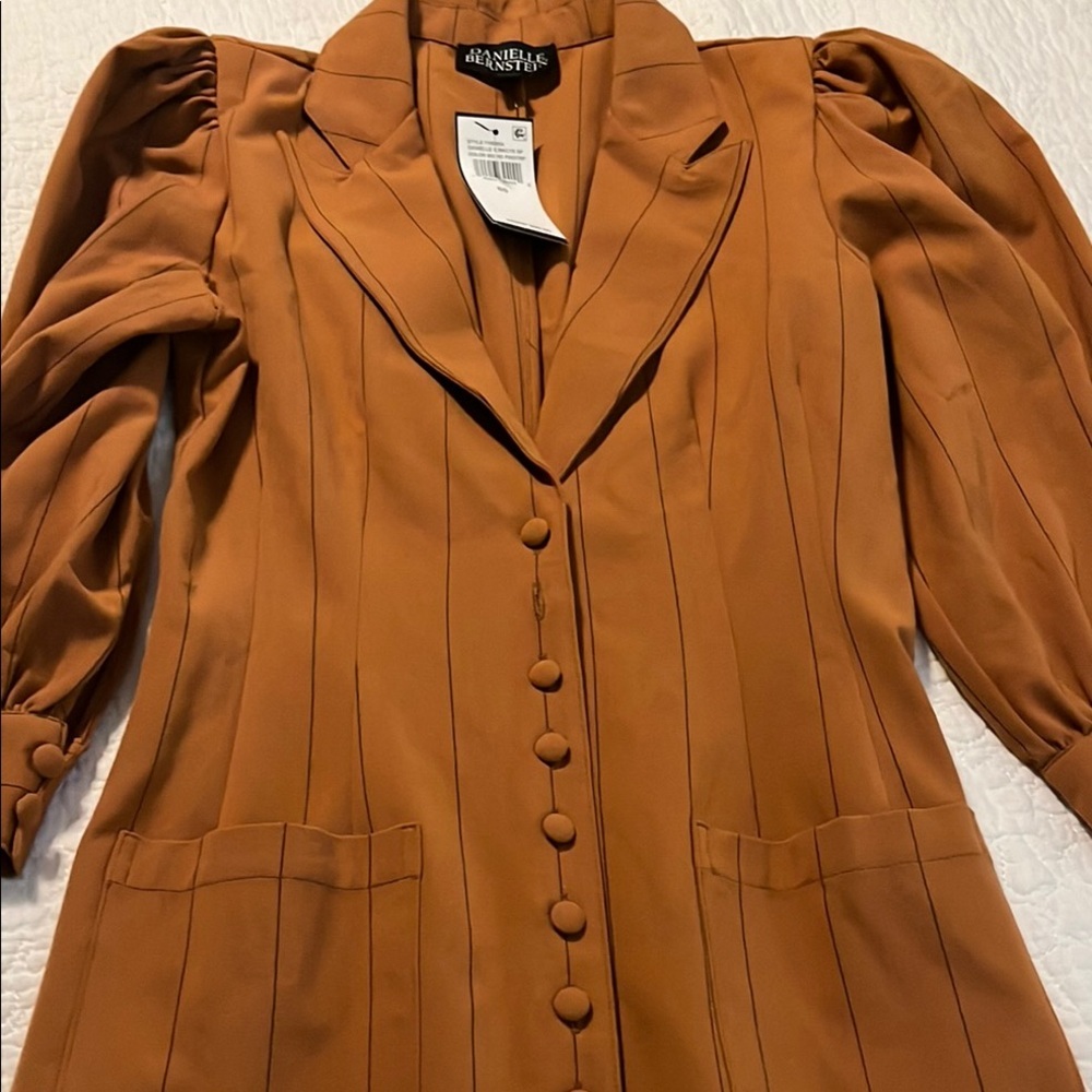 DANIELLE BERNSTEIN Tan Blazer with Puff Sleeves and Tailored Fit